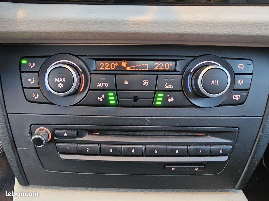 BMW X1 E84 sDrive 20d 177 ch Luxe - INTÉRIEUR CUIR ? SIÈGES CHAUFFANTS ? CARPLAY (image 17)