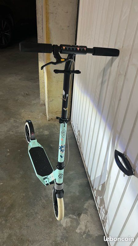Trottinette Décathlon Oxelo MF500 comme neuve (image 2)