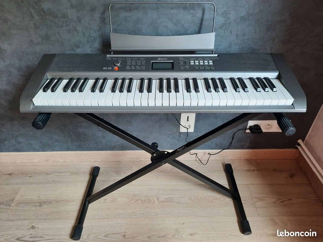 Piano + support + chaise + casque (image 1)