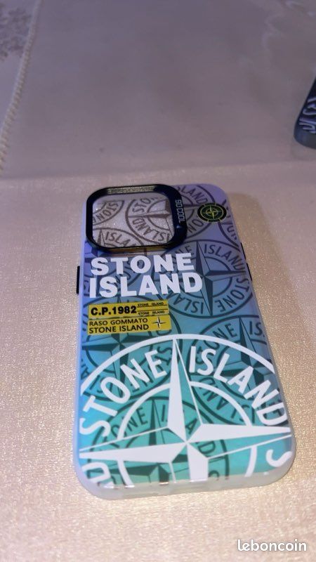 Coque iPhone stone island (image 2)
