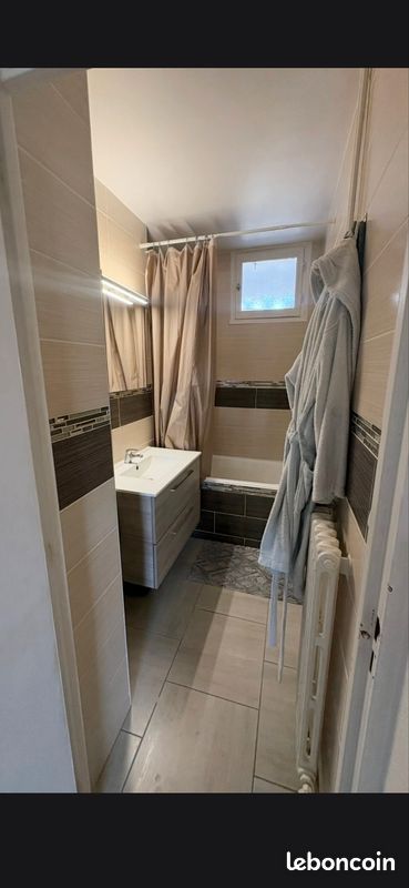 Appartement 3 pièces 60 m² · à Saint-Étienne · 60 m² · 730 €