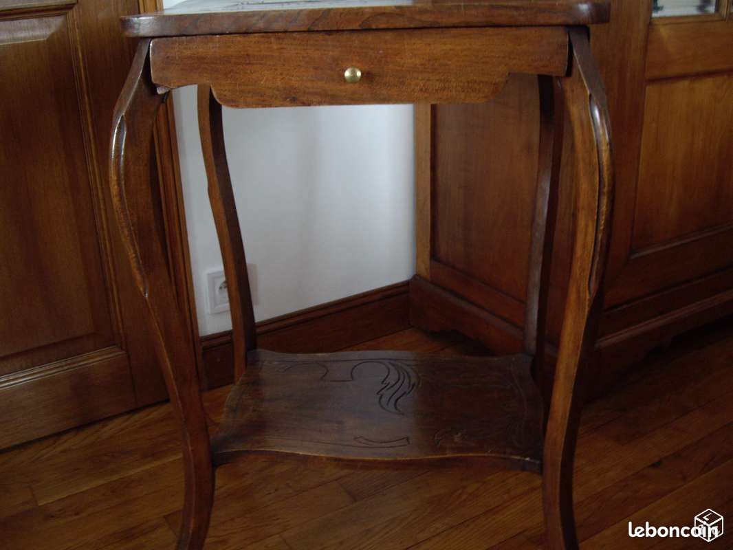 Petite table très ancienne (image 1)
