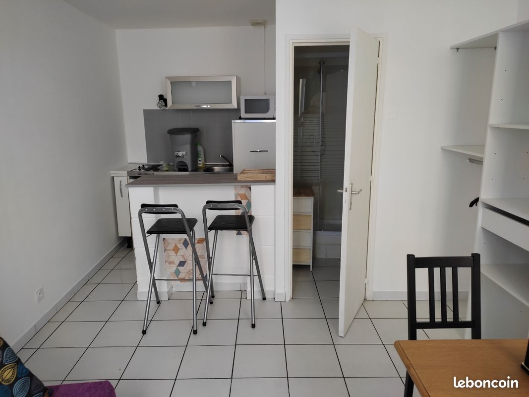 Appartement 1 pièce 18 m² · à Aubenas · 18 m² · 325 €/mois