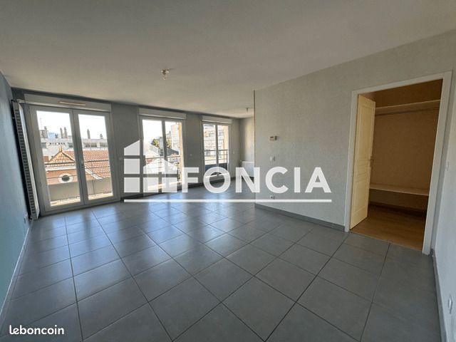 Appartement 3 pièces 68 m² · à Grenoble · 68 m² · 798 €