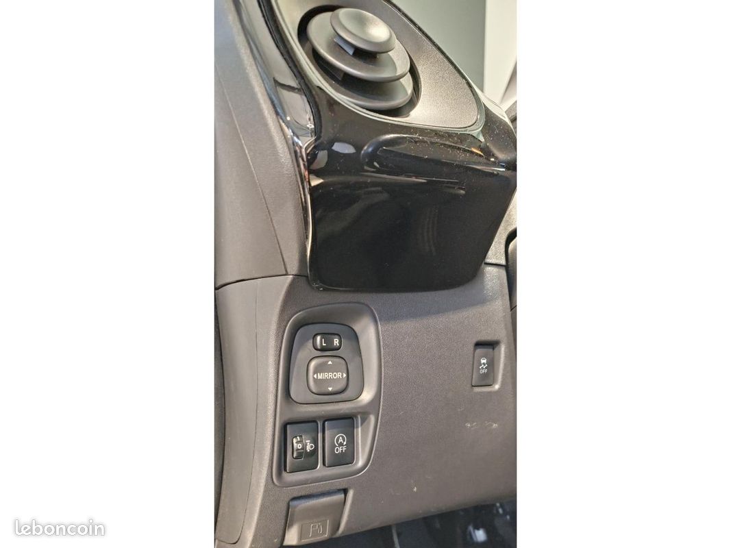 CITROEN C1 AIRSCAPE SHINE 1.0i VTi 72 ch Toit ouvrant + Camera (image 28)
