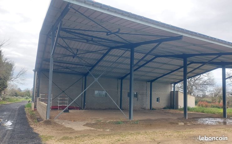 Location hangar eyguieres