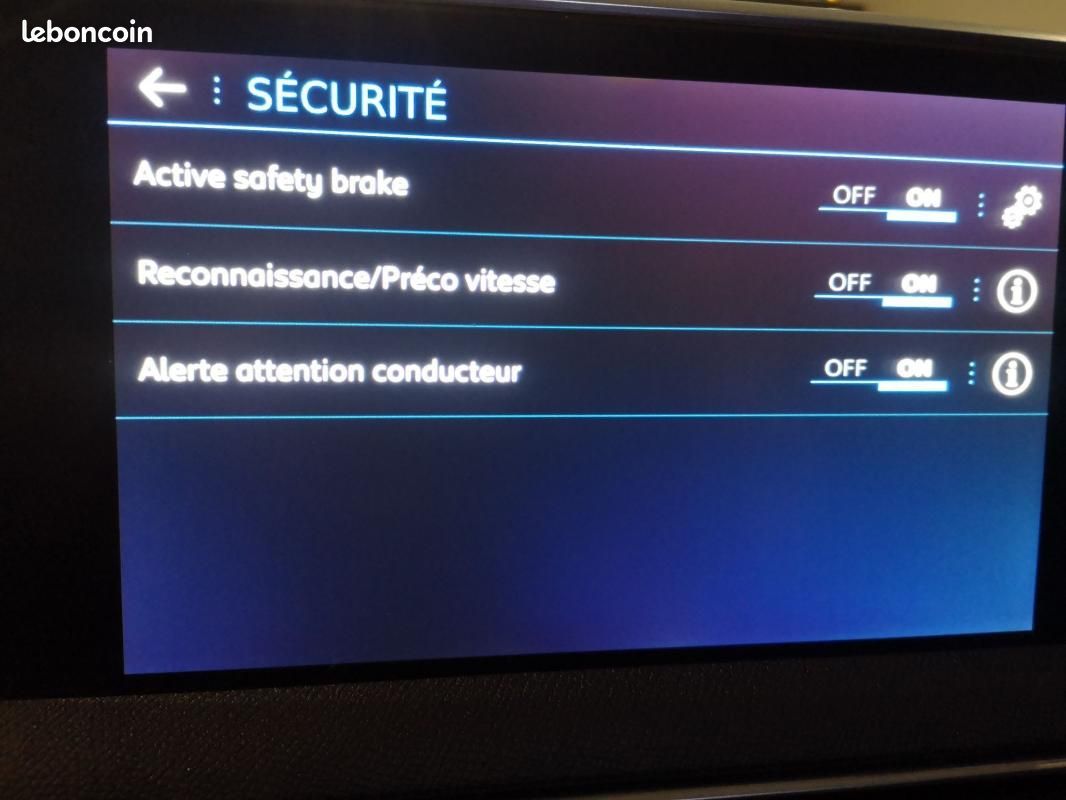 Peugeot 3008 BLUEHDI 130CH S&S EAT8 ALLURE (image 25)