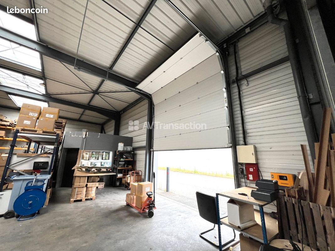 Local commercial 3 pièces 1090 m² · à Évreux · 1 090 m² · 1 363 000 €