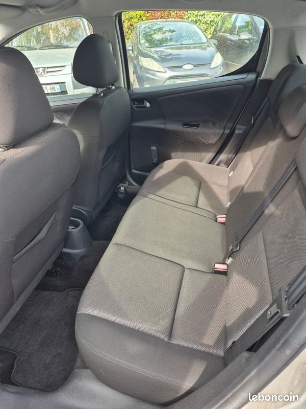 Peugeot 207 1.4 HDi 70 cv (image 7)