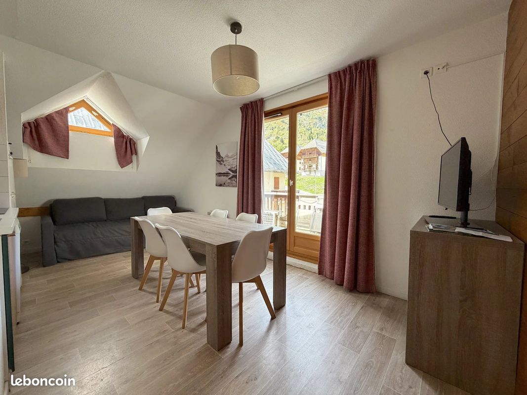Appartement 5 pièces 74 m² · à Saint-Sorlin-d'Arves · 74 m² · 285 000 €
