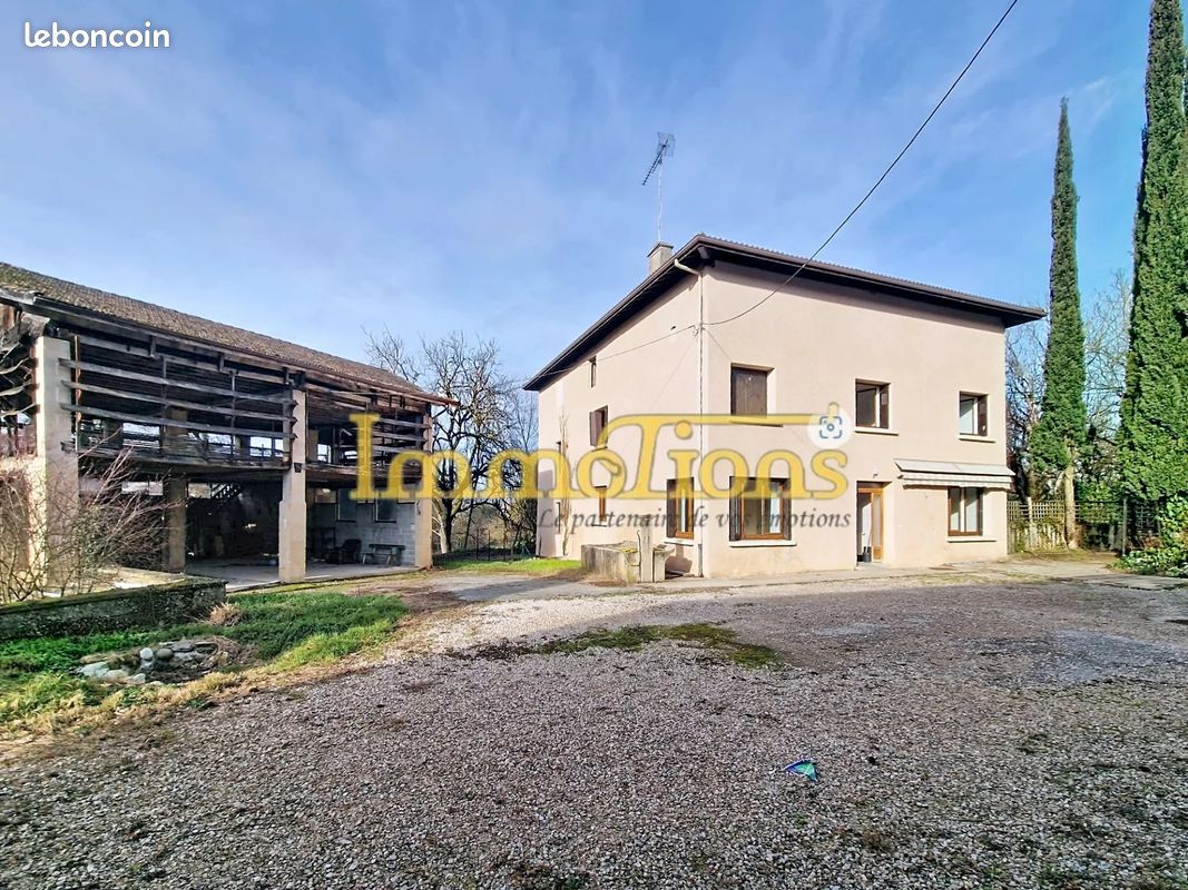 Maison 8 pièces 140 m² · à Saint-Romans · 140 m² · 298 000 €