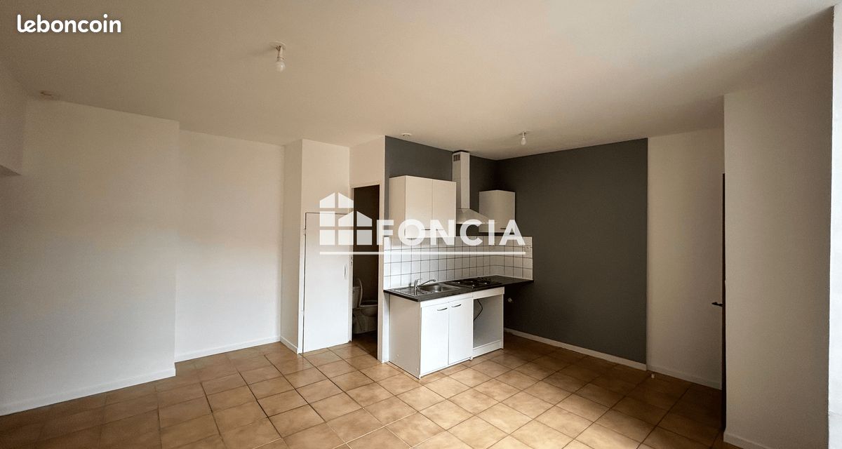 Local commercial 200 m² · à Uzès · 200 m² · 377 000 €