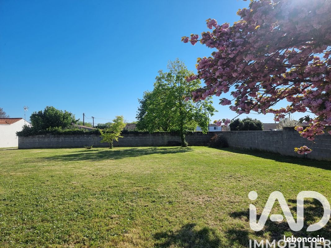 Terrain 350 m² · à La Jarrie · 350 m² · 95 900 €
