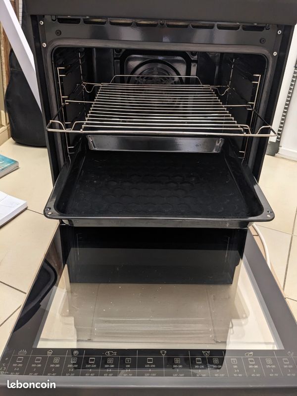 Cuisinière vitrocéramique THOMSON TCC51.4BM – Très bon état (image 3)