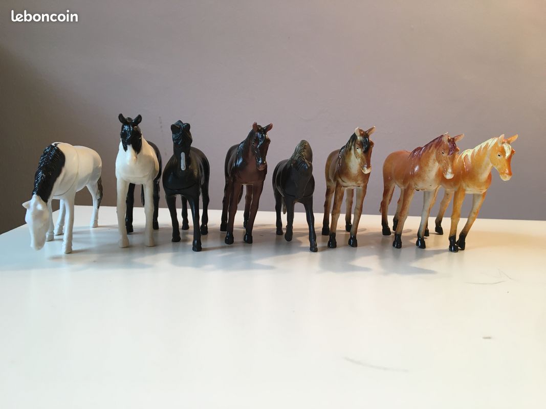 Jouets Lot de 8 chevaux (image 1)