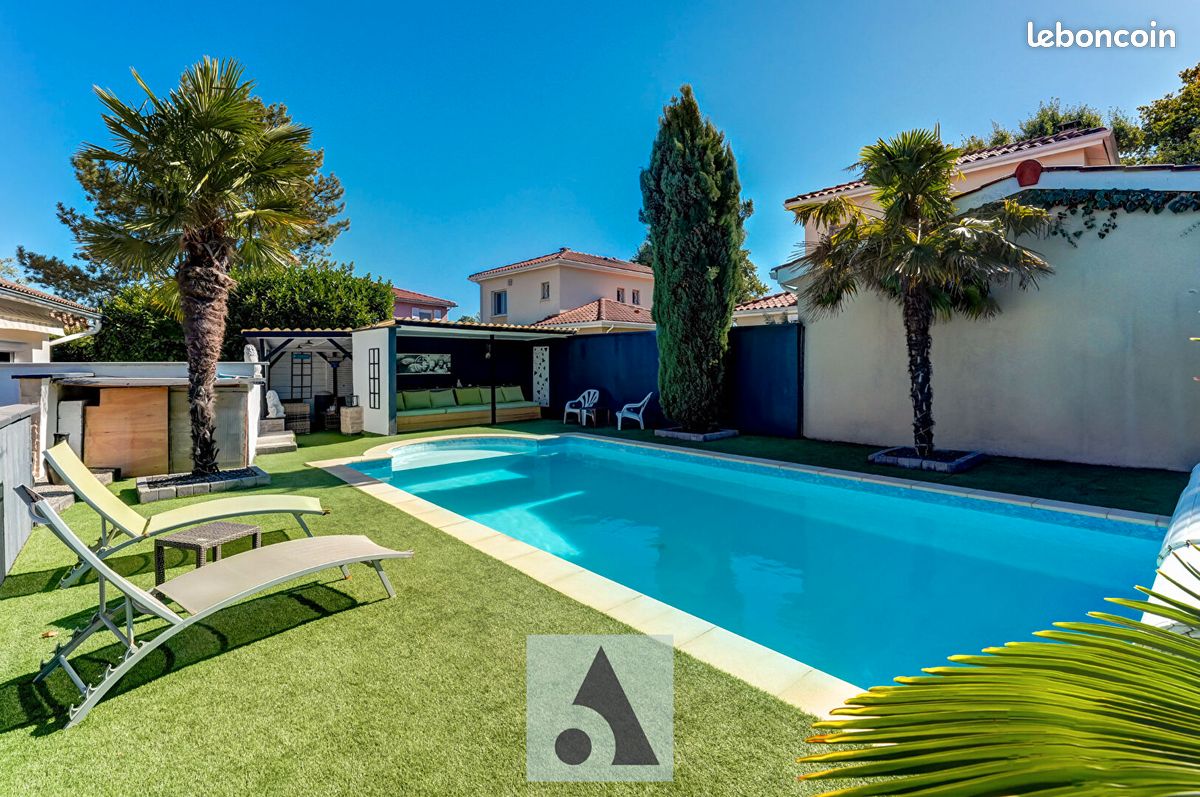 Maison 8 pièces 144 m² · à Saint-Genis-les-Ollières · 144 m² · 750 000 €