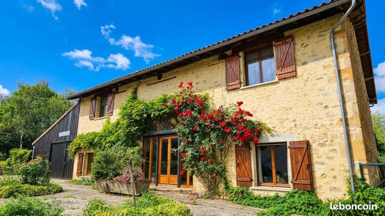 Maison 6 pièces 317 m²