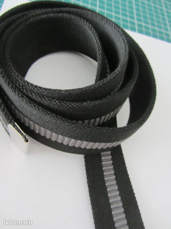 Ceinture sangle élastique qualitative coloris noir bande au milieu gris moyen boucle militaire neuve (image 2)
