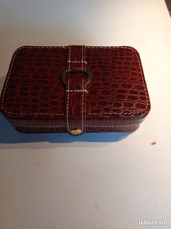 Réveil De Voyage En Cuir, Style Analogique, Boîte Abîmée (éraflures), Réveil Neuf