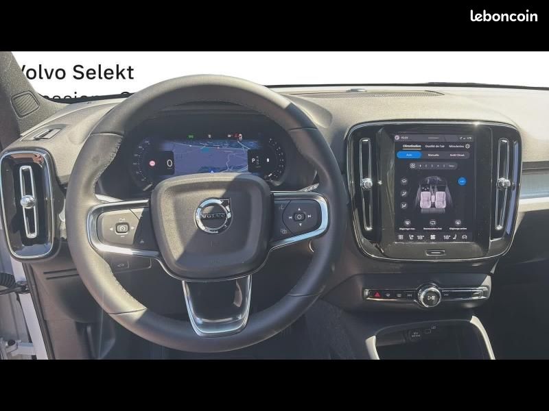 Volvo XC40 B3 163ch Black Edition DCT 7 (image 17)