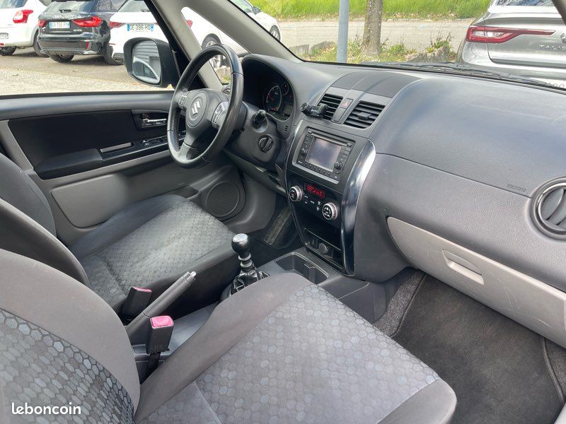 Suzuki SX4 2.0 DDIS 135 GLX 4X4 (image 6)