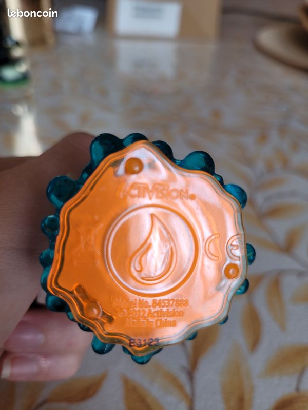 Figurine Skylanders Chill numéro 84537888 (image 3)