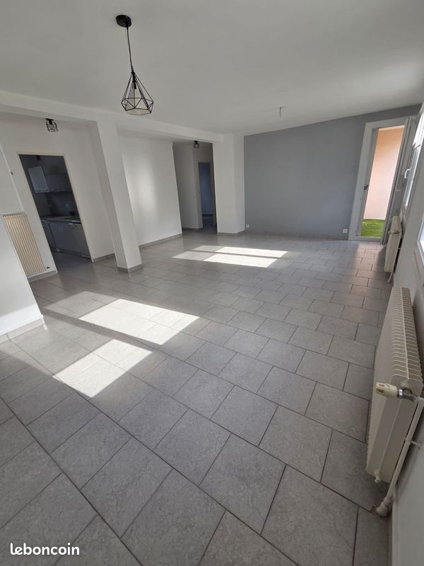 Appartement 3 pièces 70 m² · à Châlette-sur-Loing · 69,9 m² · 115 000 €