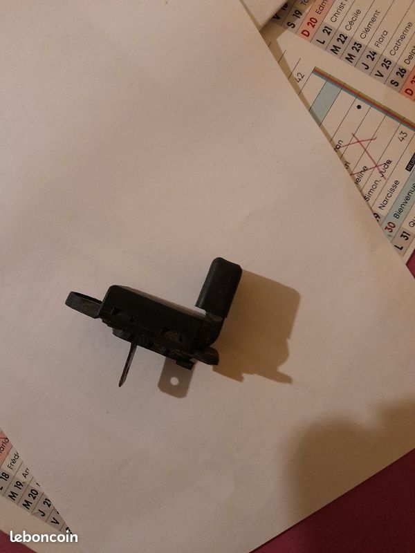 Interrupteur de portiere honda rover (image 1)