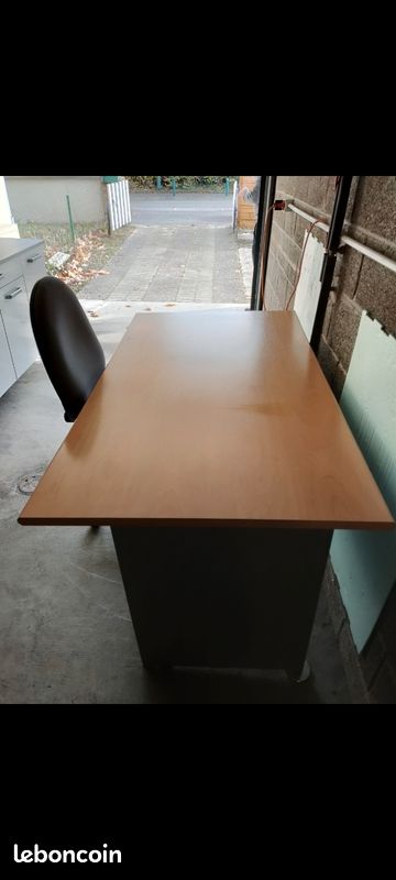 Grand bureau avec chaise (image 4)
