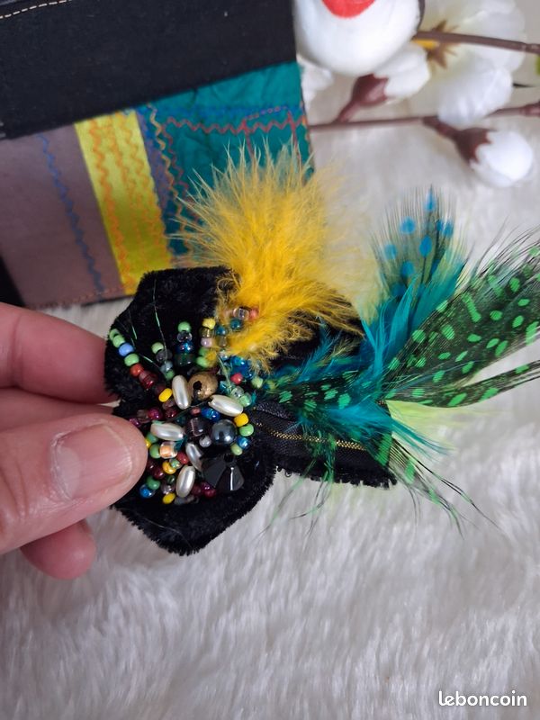 Lot De Bandeaux Satinés Avec Plumes Et Perles – Turquoise Et Bleu – Neuf Avec Étiquettes