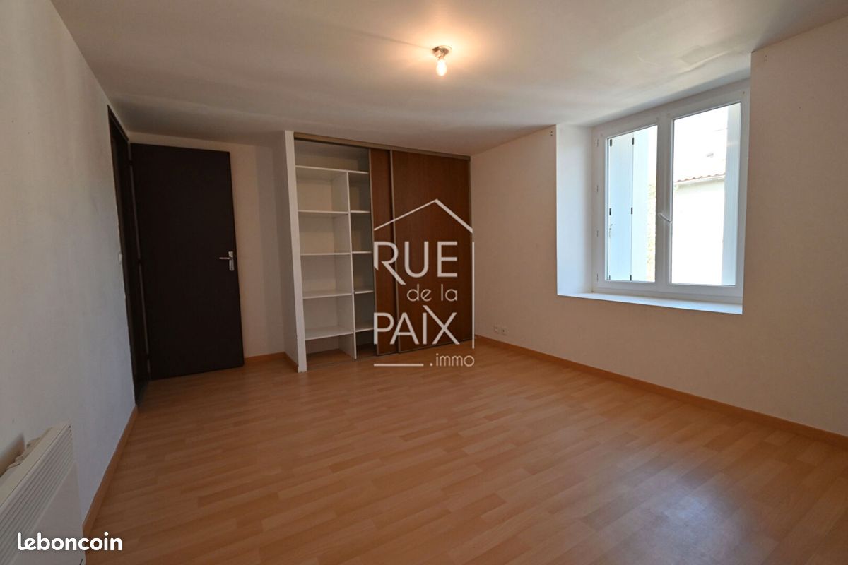 Maison 6 pièces 113 m² - Saint-Martin-du-Fouilloux 79420 (image principale 5)