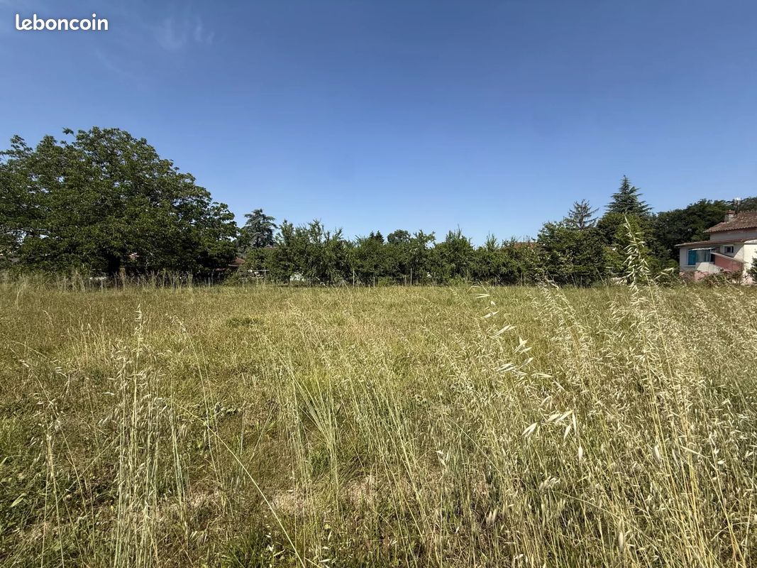 Terrain 874 m² · à Saint-Astier · 874 m² · 33 000 €