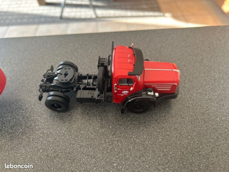 Bonjour je vend ce berliet TLM esso norev 1/43 neuf en boîte