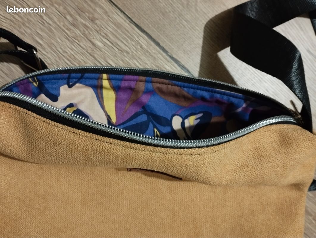 Sac à main bandoulière jaune moutarde et violet (image 4)