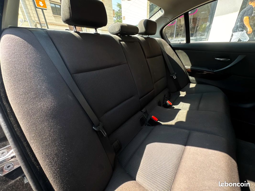BMW SERIE 3 E90 318i 143ch (image 18)