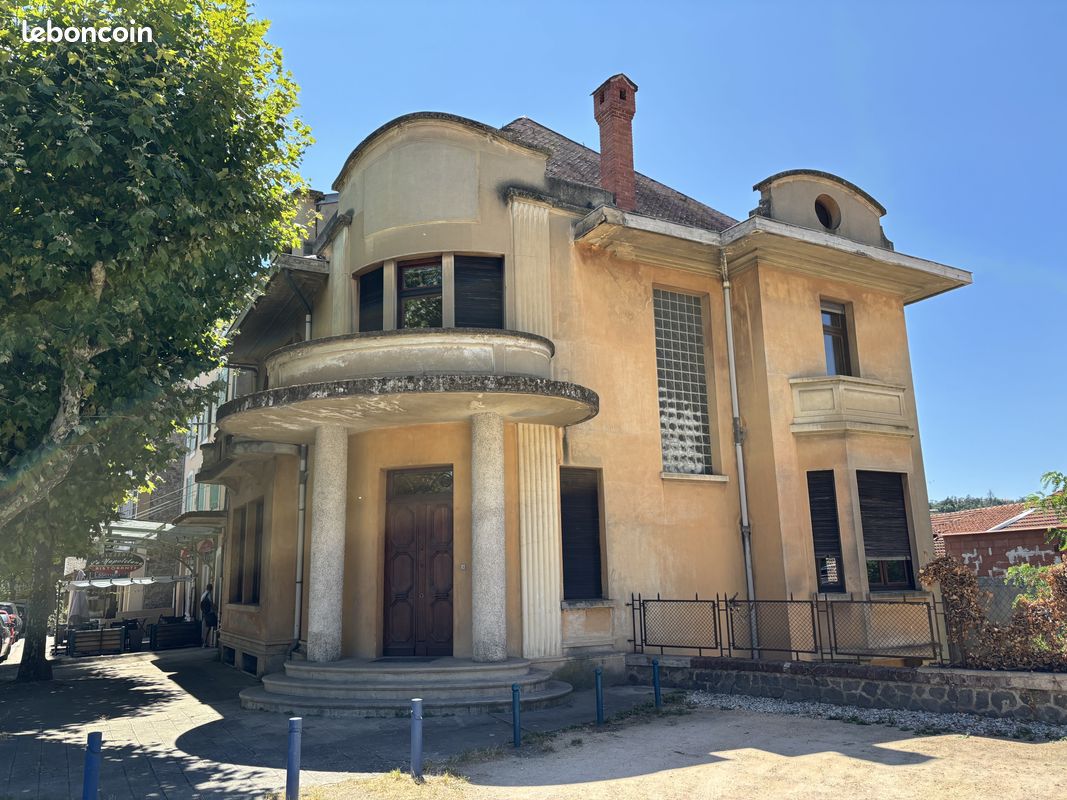 Maison 9 pièces 247 m² · à Annonay · 247 m² · 490 000 €
