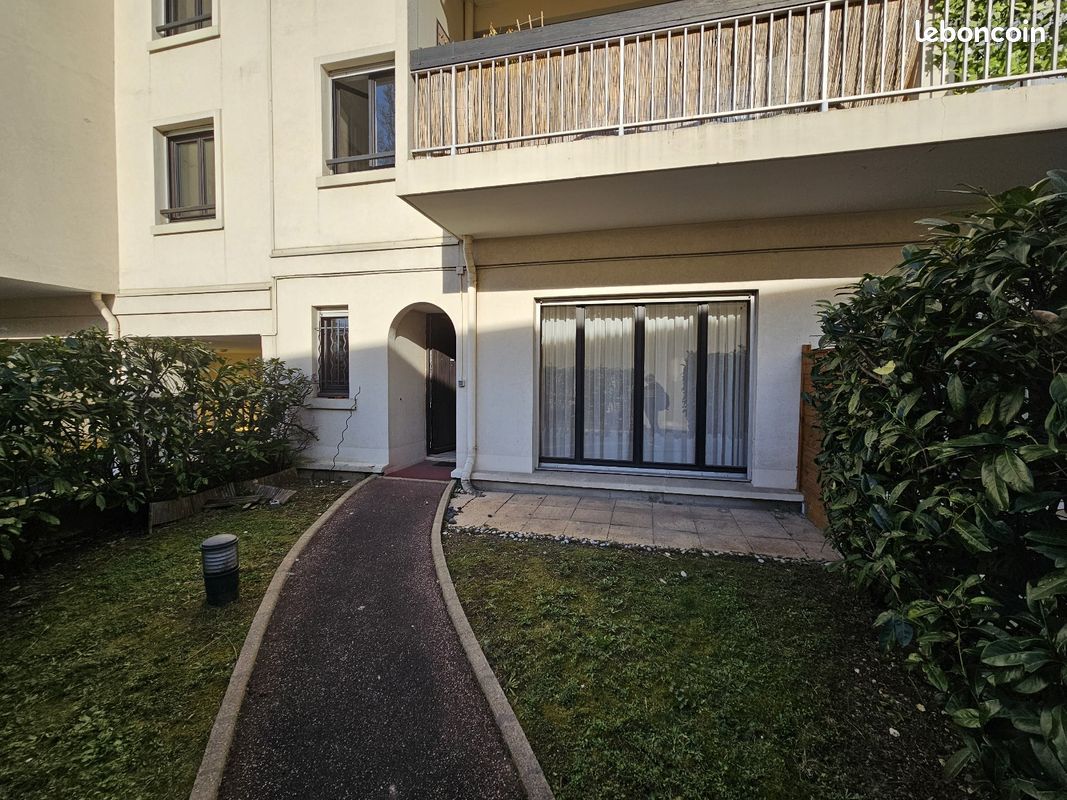 Parking 2 pièces 52 m² · à Rueil-Malmaison · 52 m² · 320 000 €