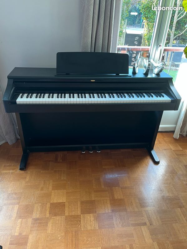 Piano numérique Korg avec meuble (image 2)