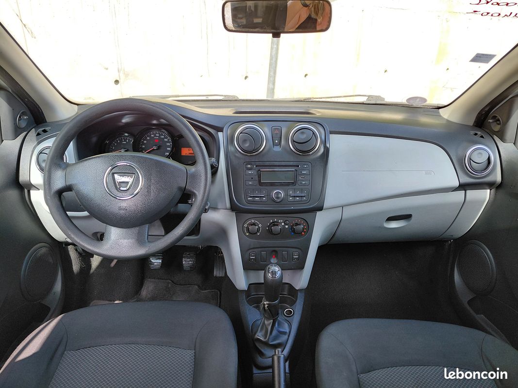 Dacia SANDERO 1.2 16V 75CH essence (image 5)