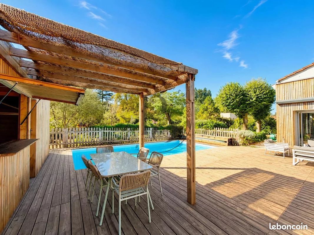 Maison 6 pièces 164 m² · à Blanquefort · 164 m² · 795 000 €