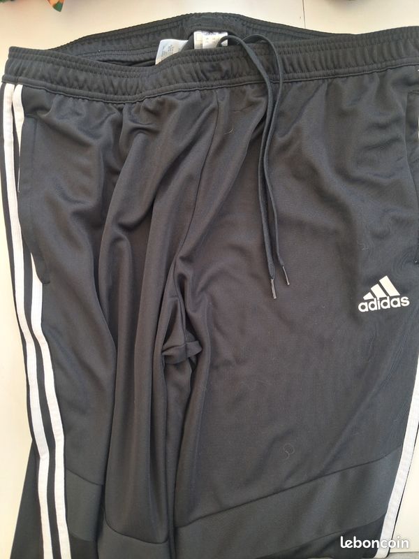 Pantalon adidas (image 1)