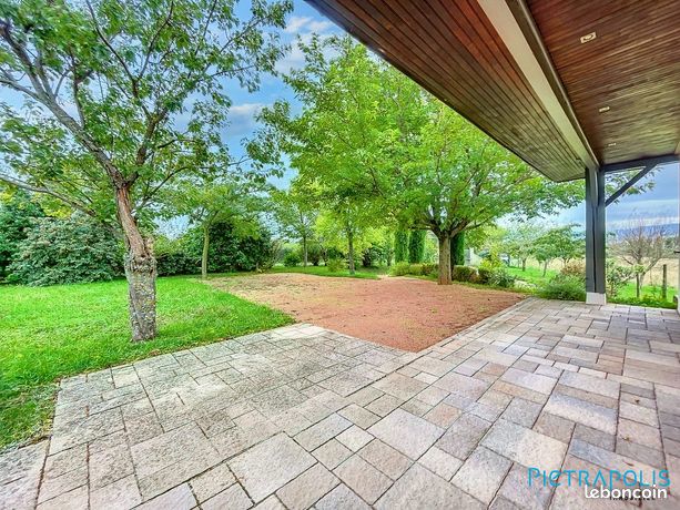 Propriété 9 pièces 223 m²