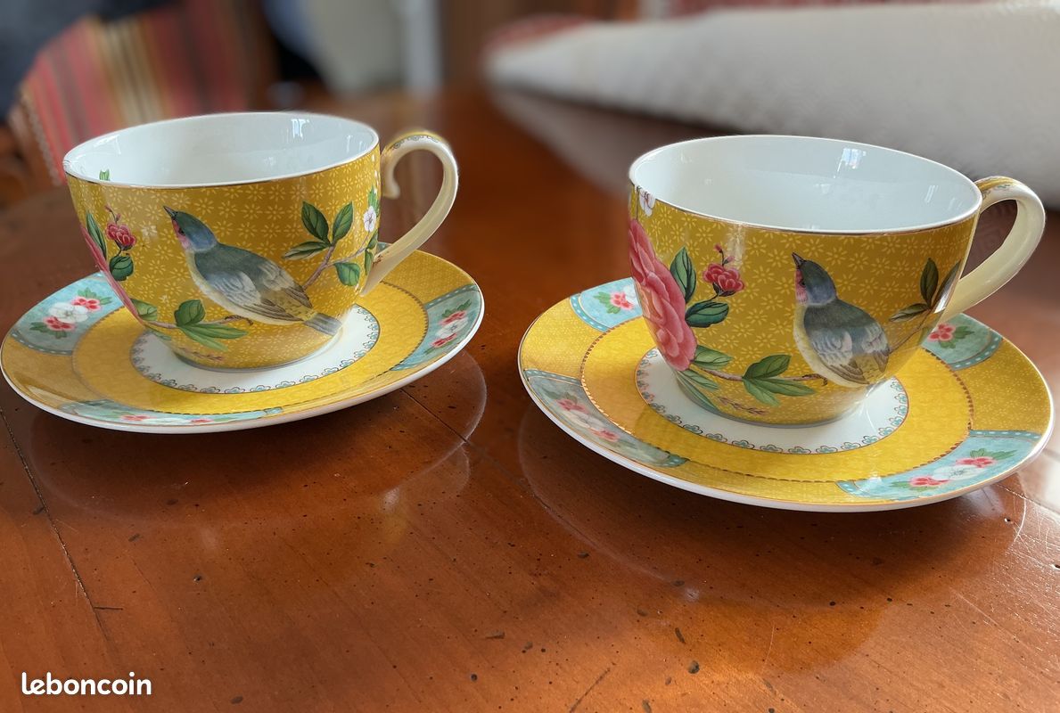 2 charmantes tasses à thé et soucoupes porcelaines (image 1)