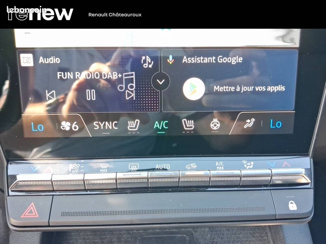 RENAULT Megane E-Tech EV60 220 ch super charge Techno (image 18)