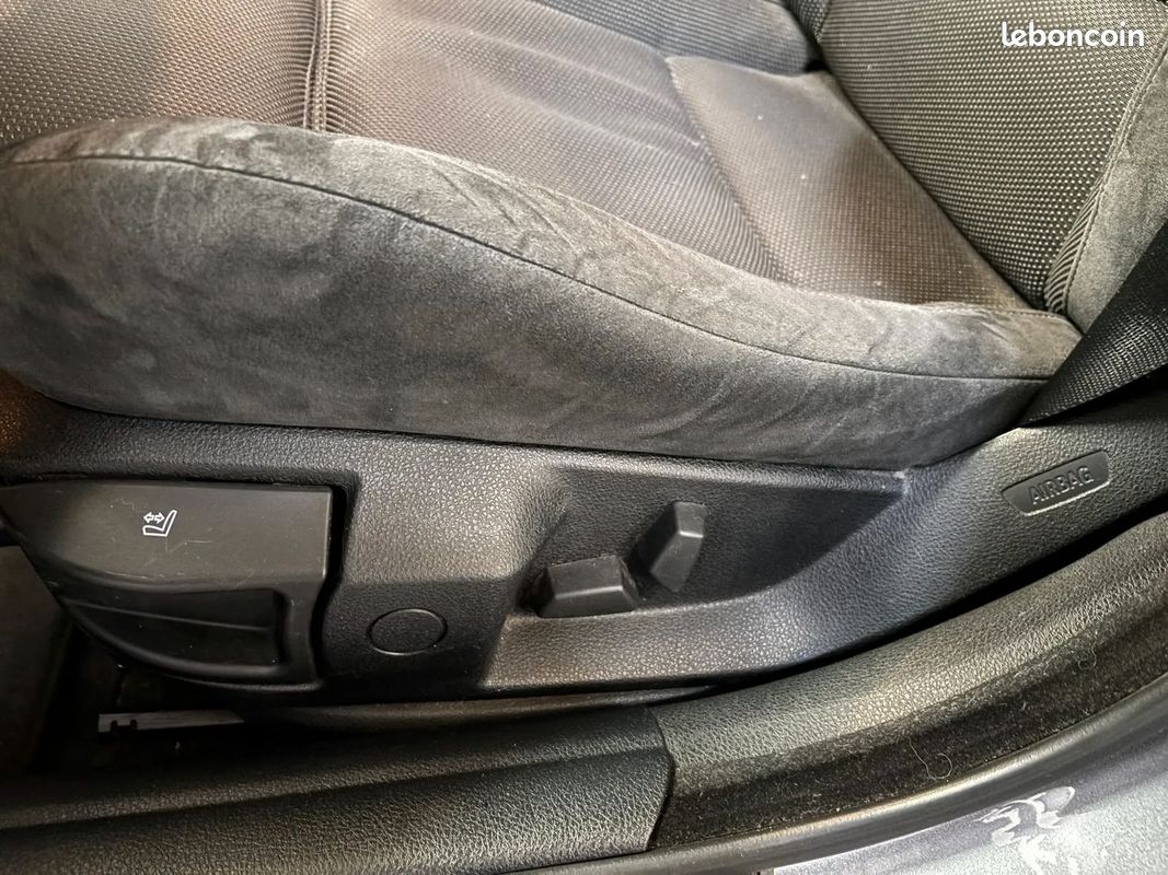 BMW Série 5 Touring 530D 258 ch M Sport, propulsion – 2013 – Suivi complet – Boîte auto – Soft Close – Caméra de recul – Sièges électriques (image 12)