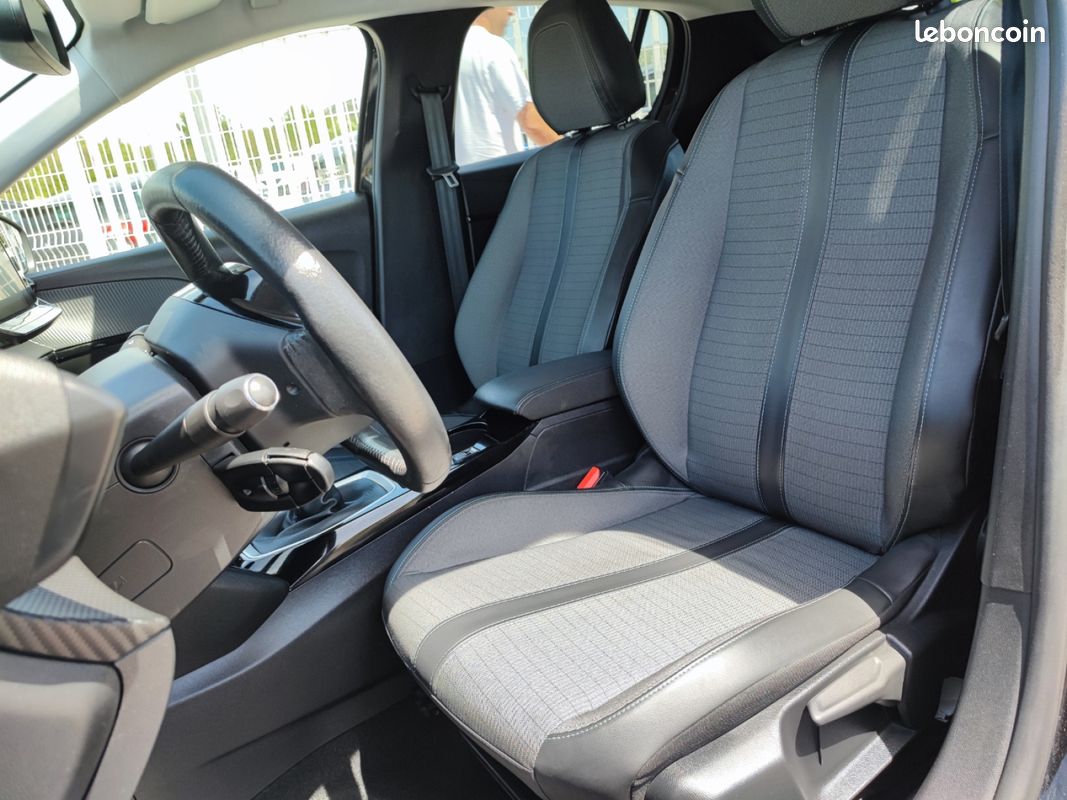 PEUGEOT 208 BlueHDi 100 SS BVM6 Allure (image 9)