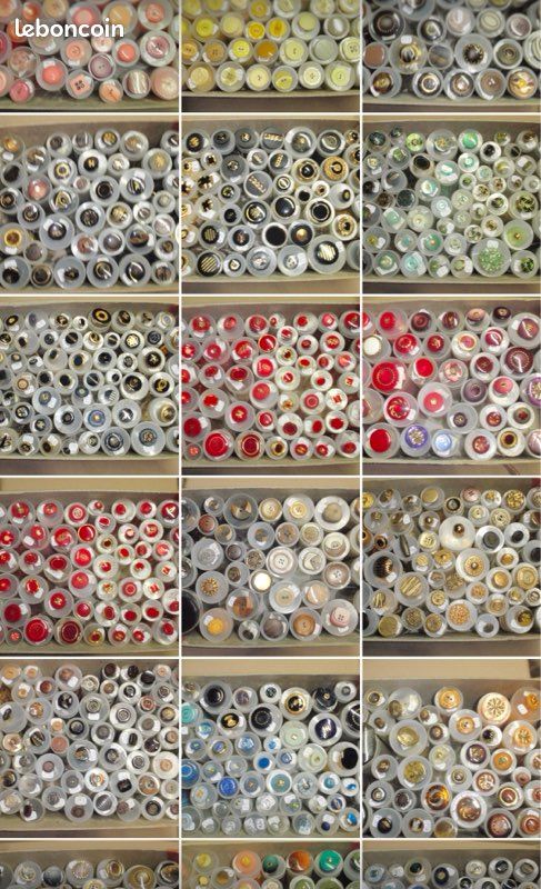 Lot De Mercerie Environ 1600 Boutons - Couleurs Et Formes Variées, Occasion