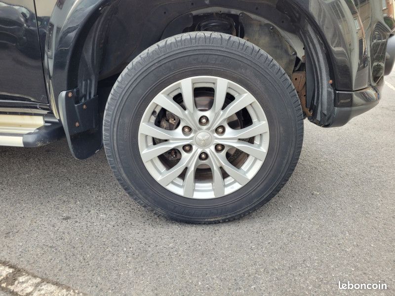 Mitsubishi L200 2.5 TD 178 CLUB CAB INTENSE (image 20)