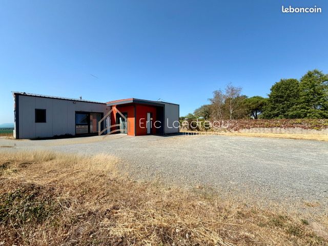 Local commercial 3 pièces 121 m² · à Talmont-Saint-Hilaire · 121 m² · 315 000 €