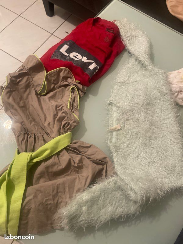 Je vends les deux sacs, 15  les vêtements de bébé fille de l’âge, trois mois jusqu’à 18 mois (image 12)